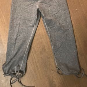 NWT. XL. Aerie leggings. Tie bottoms.